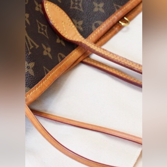 Louise Vuitton leather comparison - Picture 2 of 6